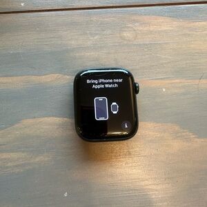 Apple Watch - series 7, 45mm Green